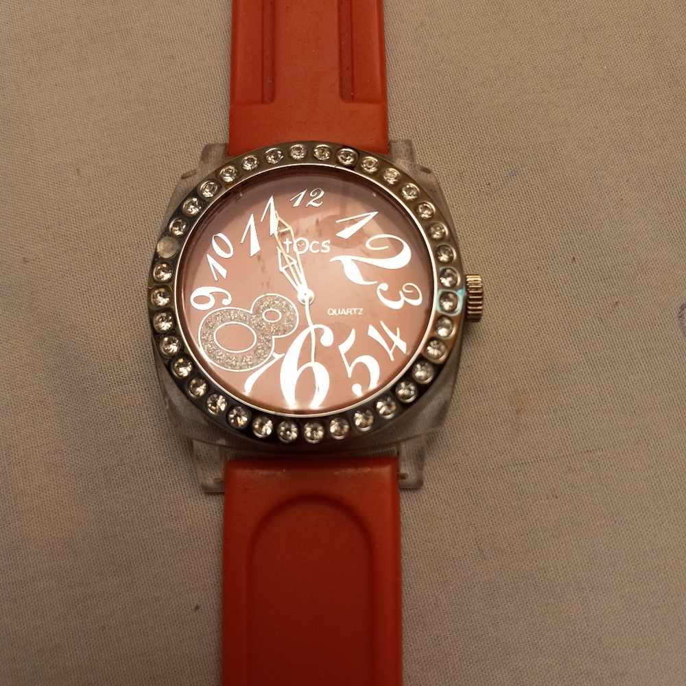 Tocs Quartz Red Watch